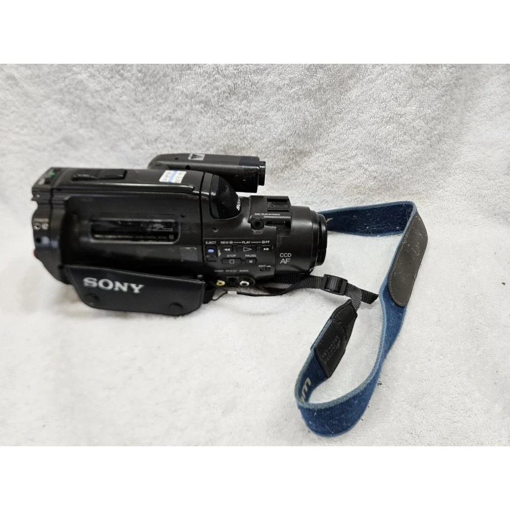 Sony Handycam CCD-FX310 Black Handheld Video-8 AutoFocus 8mm Camcorder Untested